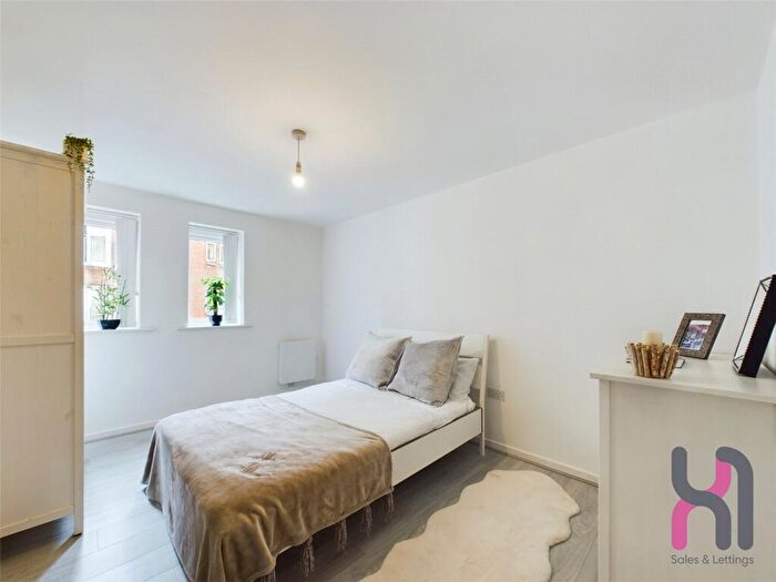 1 Bedroom Flat To Rent In Brindley House, Elmira Way, Salford, M5