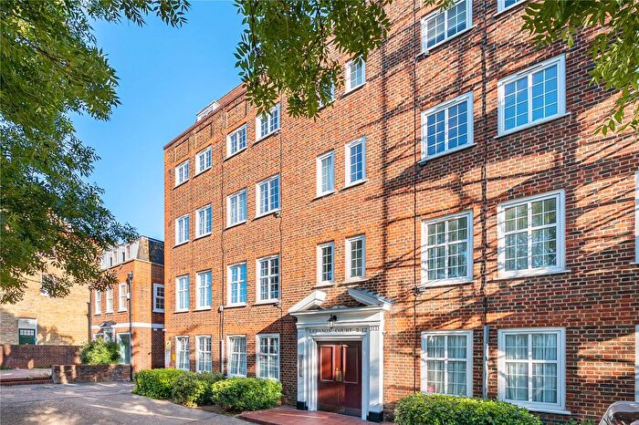 2 Bedroom Flat For Sale In Richmond Road, Twickenham, TW1