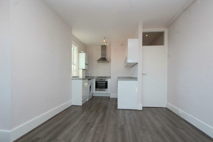 1 Bedroom Apartment To Rent In Alexandra Park Road, N22