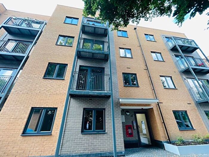 1 Bedroom Flat To Rent In Clivemont Road, Maidenhead, SL6