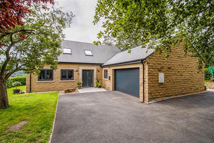 4 Bedroom Detached House For Sale In Karon Drive, Horbury, Wakefield, WF4