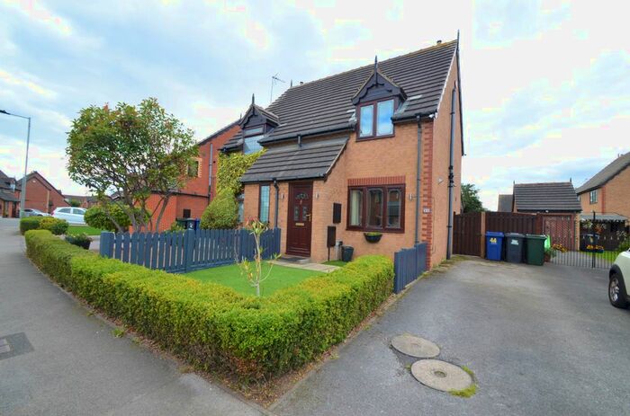 2 Bedroom Semi-Detached House To Rent In Edencroft Drive, Edenthorpe, DN3