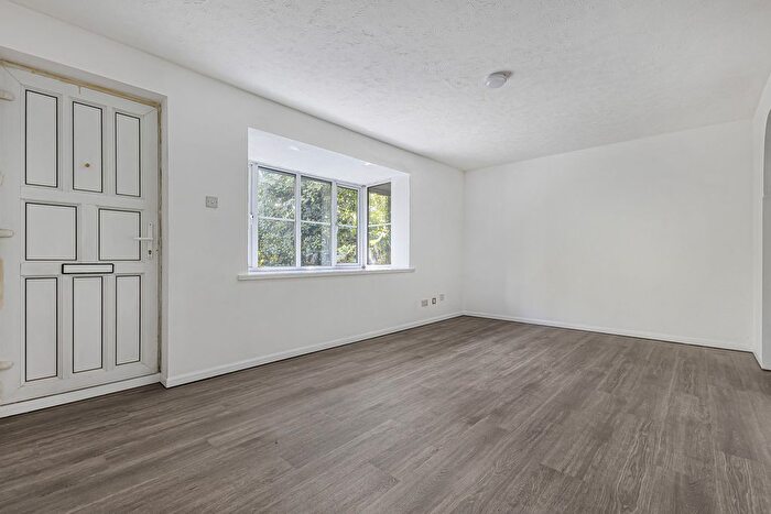 1 Bedroom Studio For Sale In Knights Manor Way, Dartford, DA1