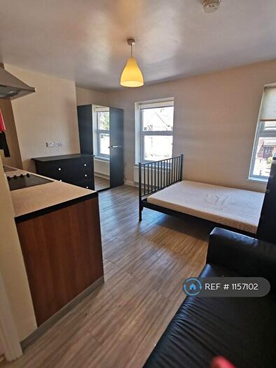 1 Bedroom Flat To Rent In County Rd, Swindon, SN1