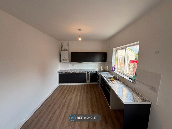 2 Bedroom End Of Terrace House To Rent In Bury Road, Manchester, BL2