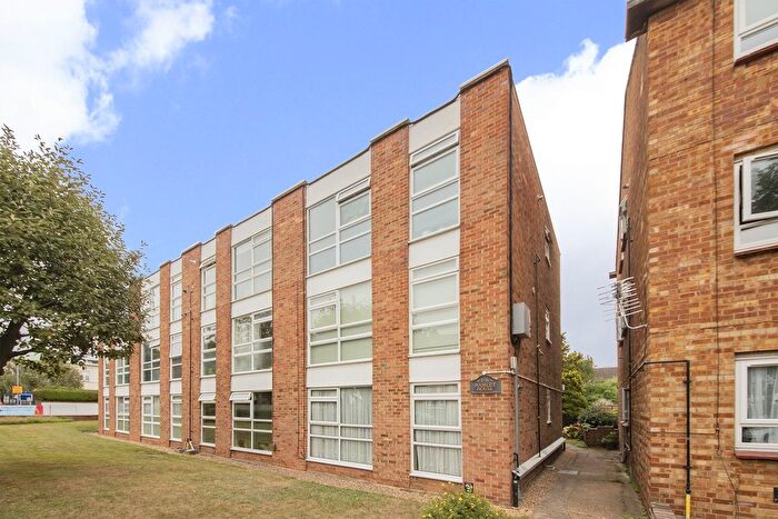 1 Bedroom Flat To Rent In Hamlet House, Glenure Road, Eltham, SE9