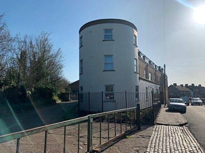 1 Bedroom Flat For Sale In Flat, Bridge House, Dover Road East, Gravesend, Kent, DA11
