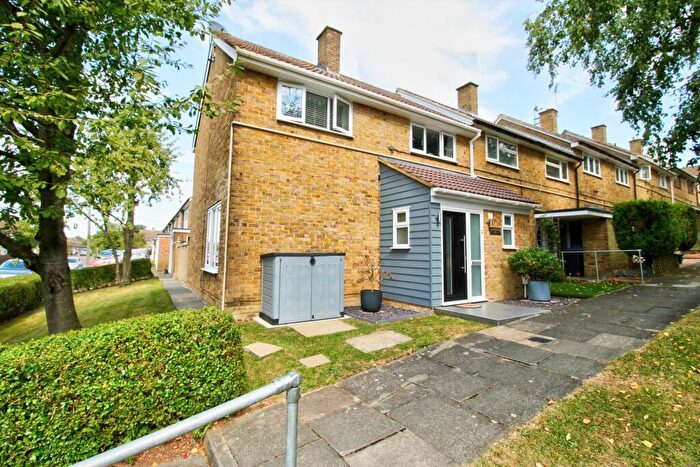 3 Bedroom End Of Terrace House For Sale In Fold Croft, Harlow, CM20
