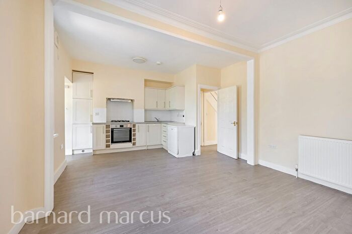 3 Bedroom Property To Rent In Pretoria Road, Furzedown, Streatham, SW16