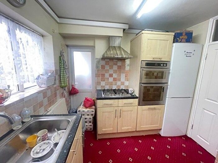 2 Bedroom Flat For Sale In Church Lane, London, NW9