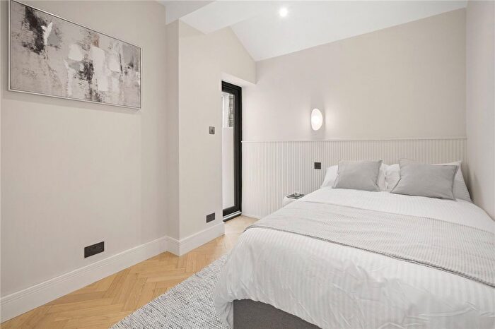 3 Bedroom Flat For Sale In Cavendish Road, London, SW12