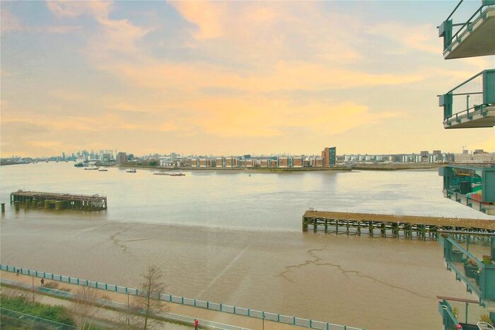 2 Bedroom Flat To Rent In Erebus Drive, West Thamesmead, London, SE28