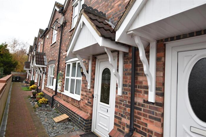 2 Bedroom Terraced House For Sale In Highwood Mews, Cleethorpes, DN35