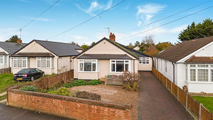 4 Bedroom Detached Bungalow For Sale In Royston Way, Burnham, SL1