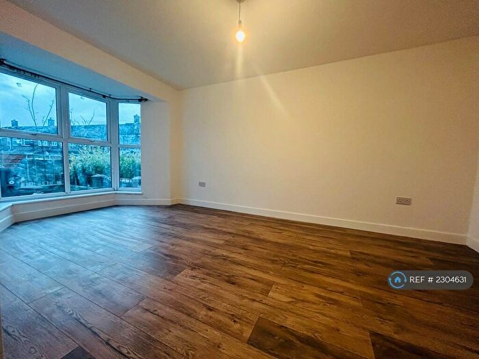 3 Bedroom Semi-Detached House To Rent In Mcentee Avenue, London, E17