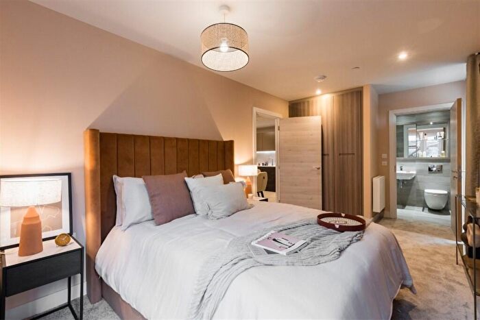 2 Bedroom Apartment To Rent In Mcewan Walk, Edinburgh, EH3