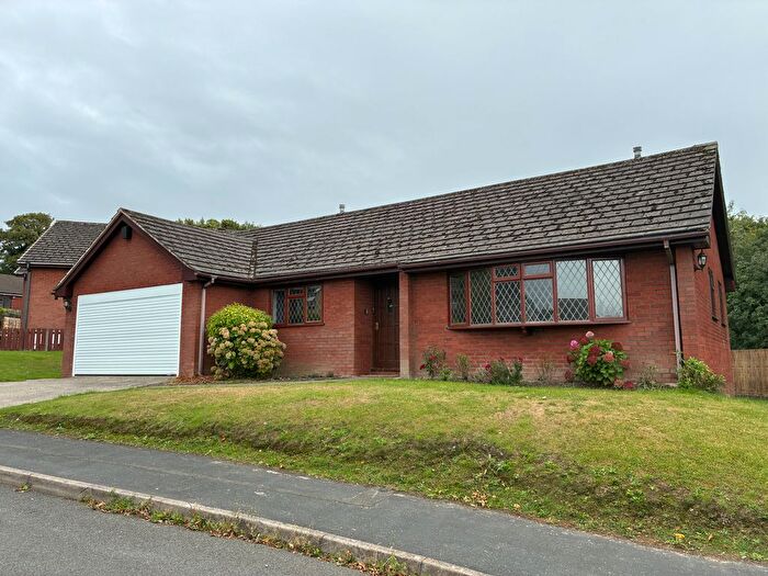 3 Bedroom Bungalow To Rent In Lake View Avenue, Chesterfield, S40
