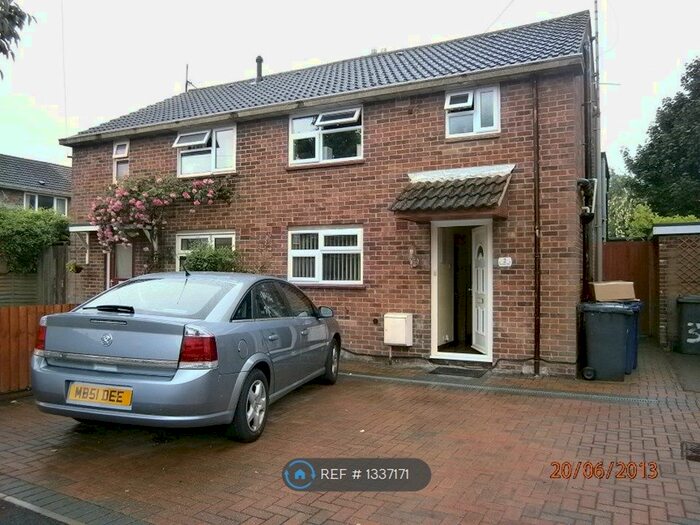 3 Bedroom Semi-Detached House To Rent In Drayton Close, Cambridge, CB1