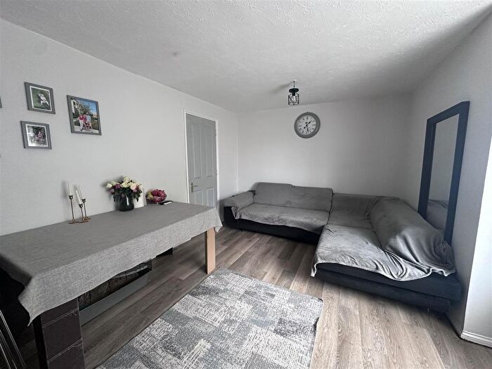 2 Bedroom Flat To Rent In Franklin Way, Croydon, CR0