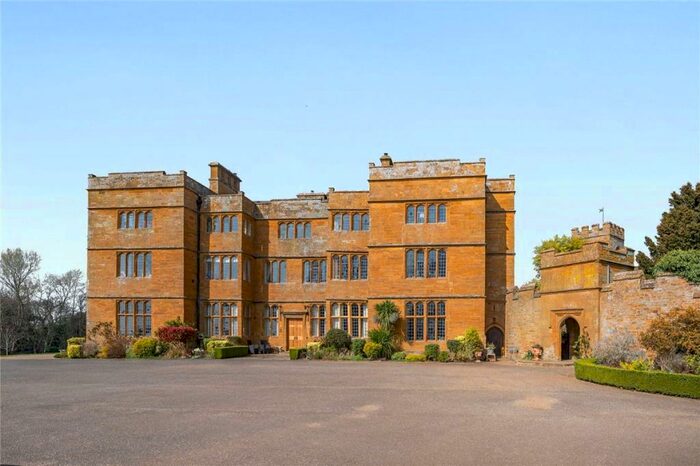 2 Bedroom Apartment For Sale In Brockhall, Northampton, Northamptonshire, NN7