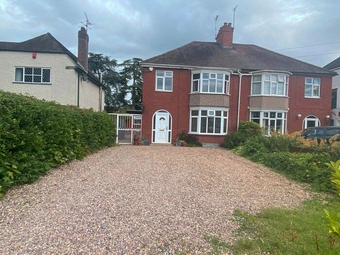 4 Bedroom Semi-Detached House To Rent In Bulkington Lane, Nuneaton, Warwickshire, CV11