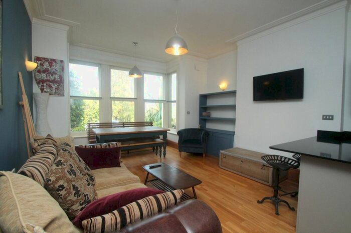 2 Bedroom Flat To Rent In Harlow Moor Drive, Harrogate, North Yorkshire, HG2