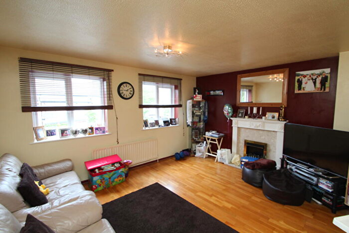 2 Bedroom Apartment To Rent In Highgrove Mews, Carshalton, SM5