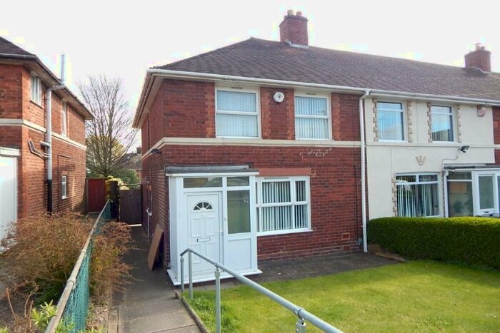 3 Bedroom Semi-Detached House To Rent In Ilmington Road, Birmingham, B29