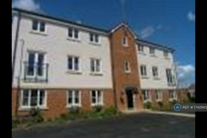 2 Bedroom Flat To Rent In Anson Avenue, Wiltshire, SN11