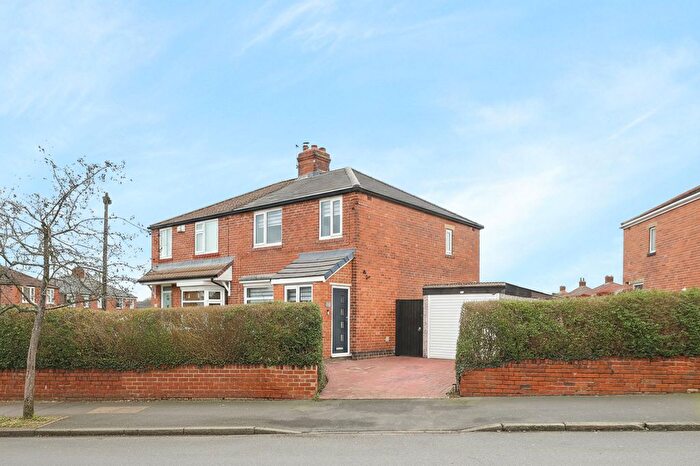 3 Bedroom Semi Detached House For Sale In Birklands Drive, Sheffield, S13