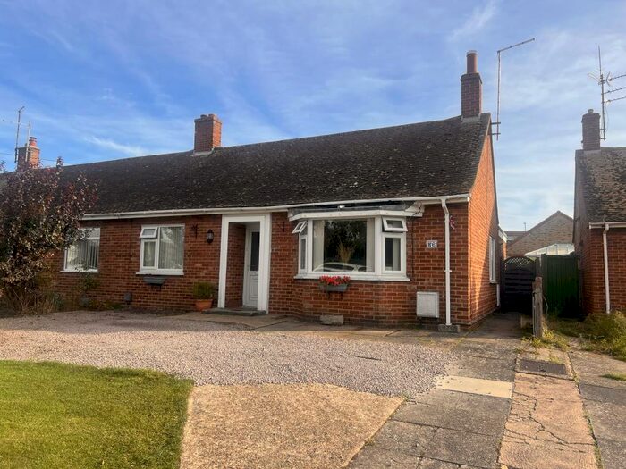 2 Bedroom Bungalow To Rent In Oaktree Close, March, March, PE15
