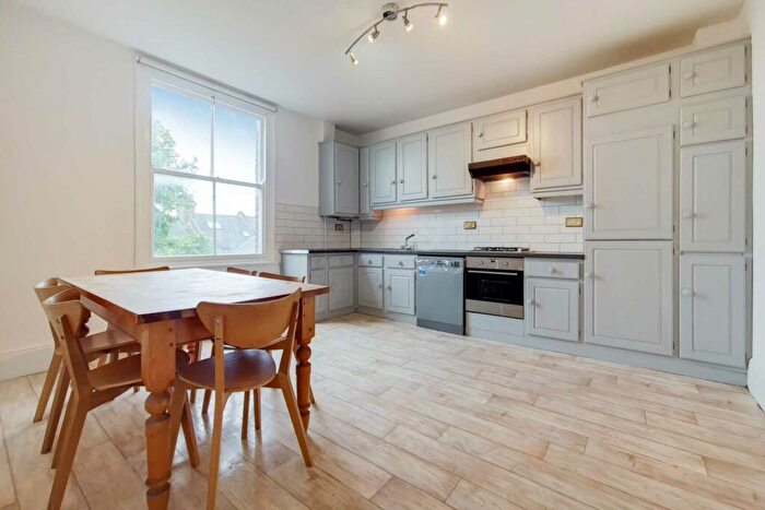 3 Bedroom Maisonette To Rent In Gresley Road, Whitehall Park, N19
