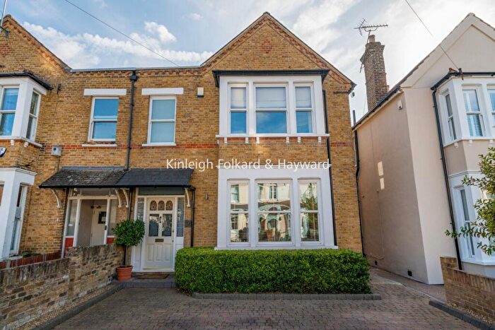 4 Bedroom Semi-Detached House For Sale In Great Elms Road, Bromley, BR2
