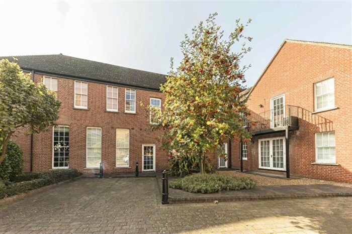 2 Bedroom Flat To Rent In Lee High Road, Lee, SE12