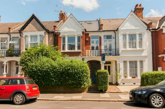 3 Bedroom Flat To Rent In Cumberland Road, London, W3