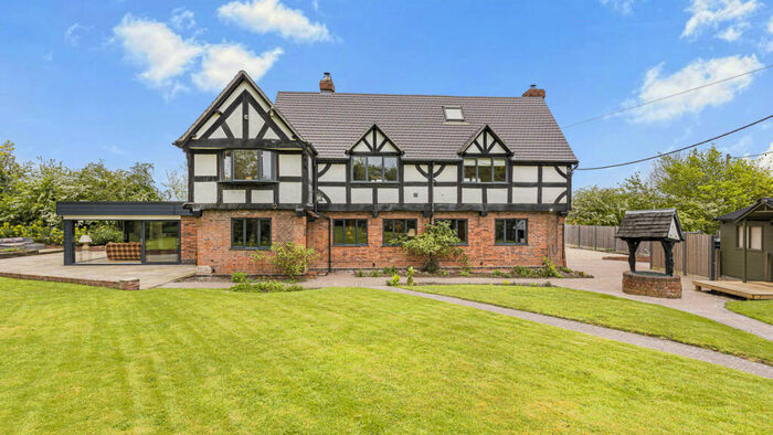 4 Bedroom Detached House For Sale In Farm Cottage, Bickenhill, B92