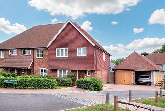 3 Bedroom End Terrace House For Sale In Hawthornden Grove, Yalding, ME18