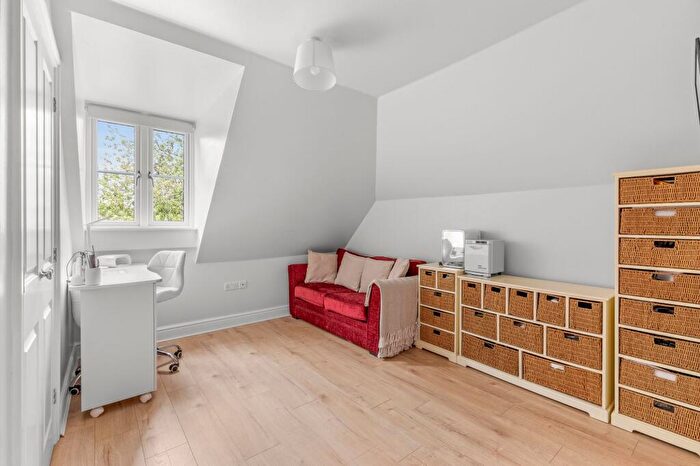2 Bedroom Apartment For Sale In Straight Bit, Flackwell Heath, HP10