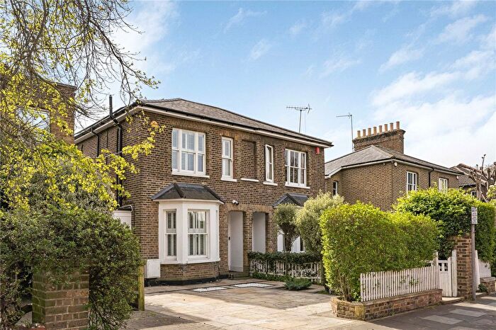 3 Bedroom Semi-Detached House For Sale In The Grove, London, W5