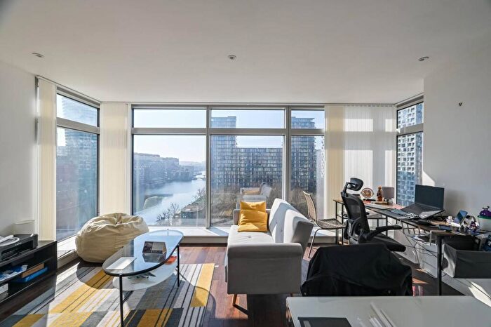 2 Bedroom Flat To Rent In Pan Peninsula Square, Docklands, London, E14