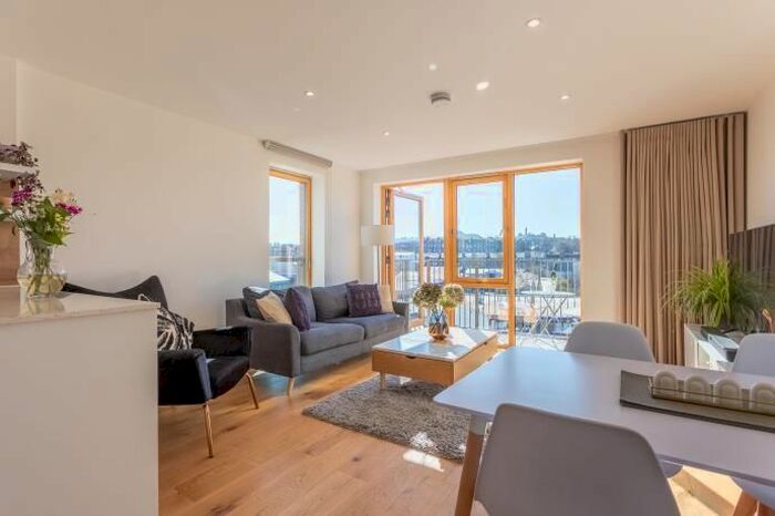 2 Bedroom Flat To Rent In Hughes Close, Canonmills Garden, Edinburgh, EH7