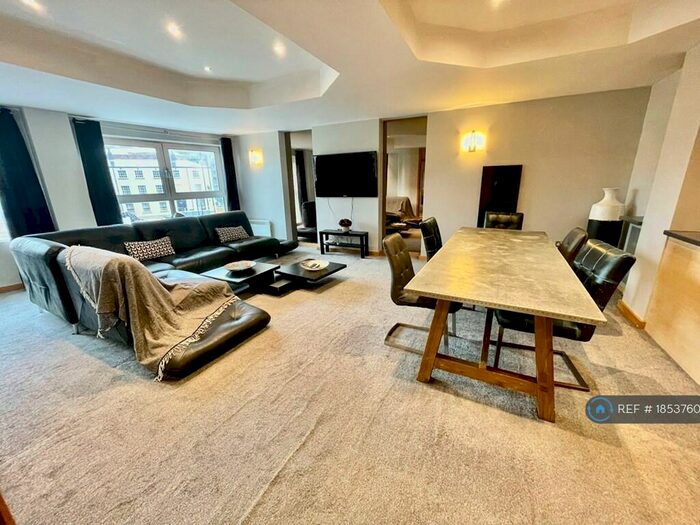 3 Bedroom Flat To Rent In Waterloo Street, Leeds, LS10