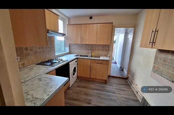 4 Bedroom End Of Terrace House To Rent In Pemdevon Road, Croydon, CR0