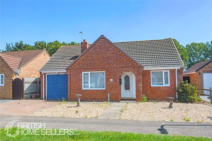 2 Bedroom Bungalow For Sale In Aqua Drive, Mablethorpe, Lincolnshire, LN12