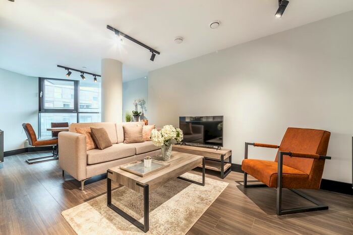 2 Bedroom Flat To Rent In Tower Bridge Road, London, SE1