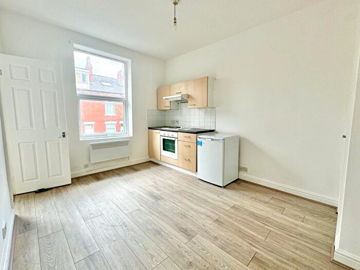 1 Bedroom Flat To Rent In Harlech Street, Leeds, LS11