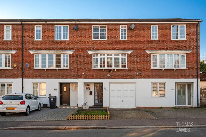 4 Bedroom Terraced House For Sale In Hoppers Road, London, N21