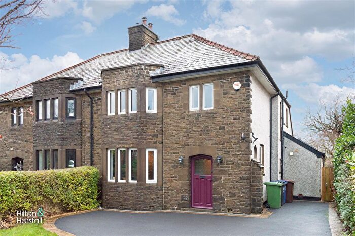 3 Bedroom Semi Detached House For Sale In Glen View Road, Burnley, BB11