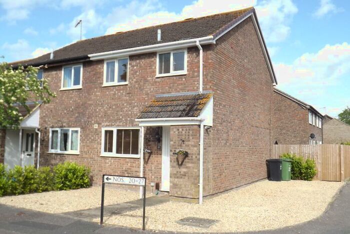 3 Bedroom Semi-Detached House To Rent In Hawksworth Close, Grove, OX12