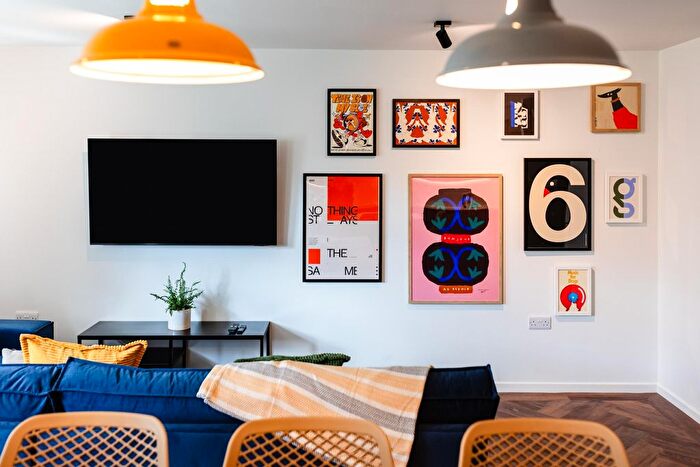 6 Bedroom Flat To Rent In Leazes Parade Holland Drive, Newcastle, NE2